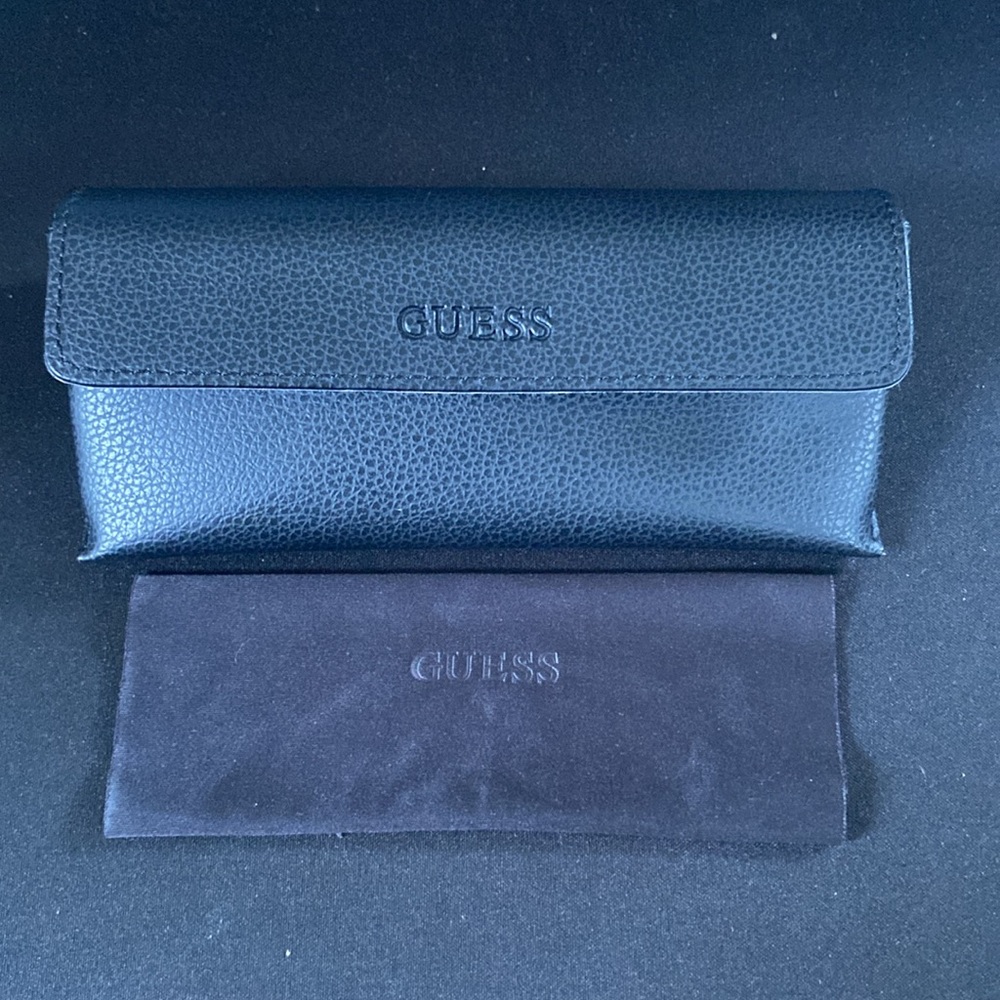 Guess Black Case For Eyeglasses/sunglasses With Cleaning Cloth